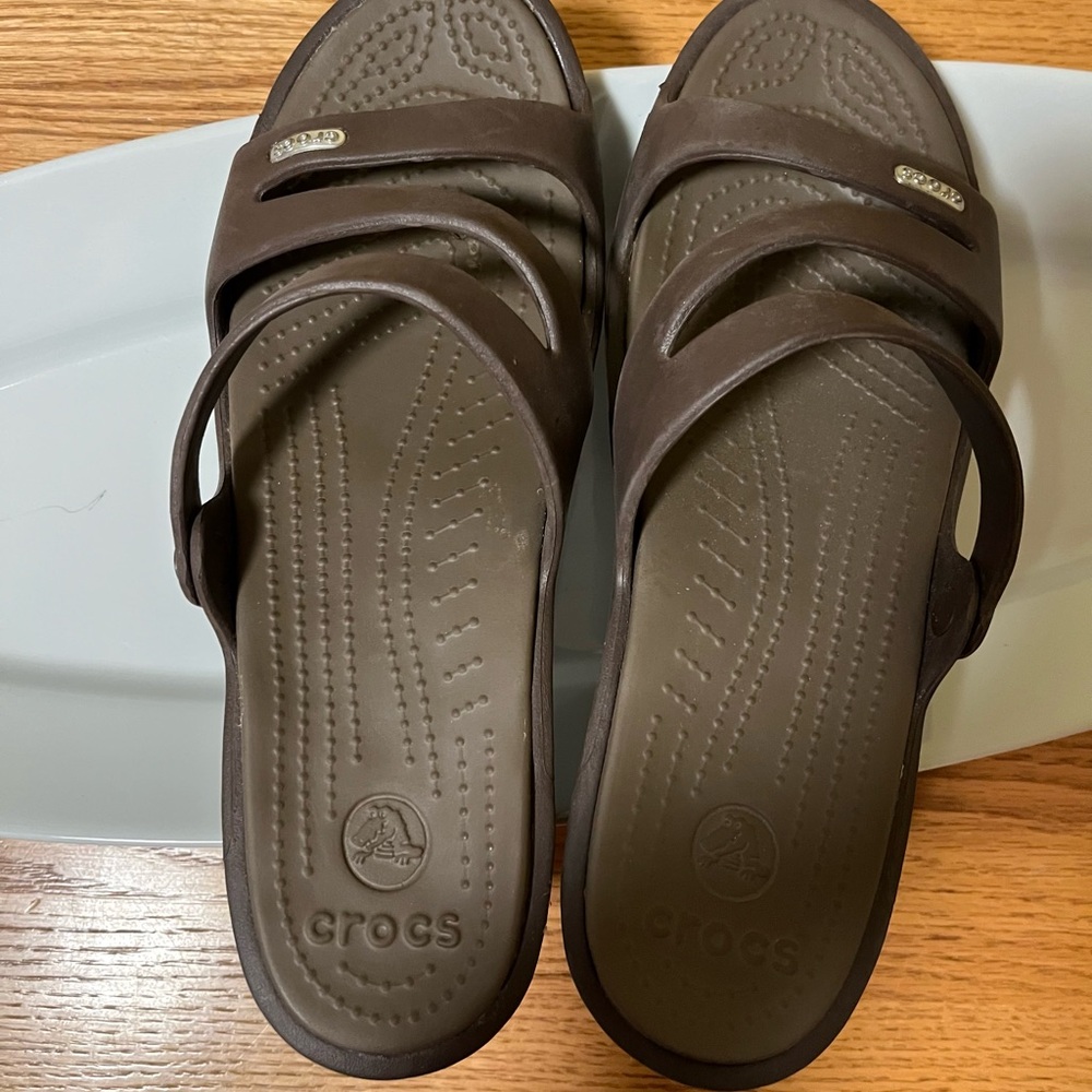 CROCS Sandals Women's Size 10 Brown Wedge Slip On Strappy